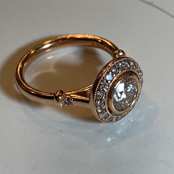 Vintage-Inspired Rose Gold Bezel-Set Diamond Ring - Picture 6 of 8